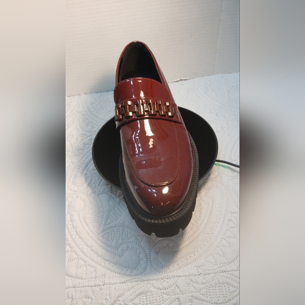 Elegant Men's BURGUNDY Loafers By MILANO With Chain Link Detail SIZE 9